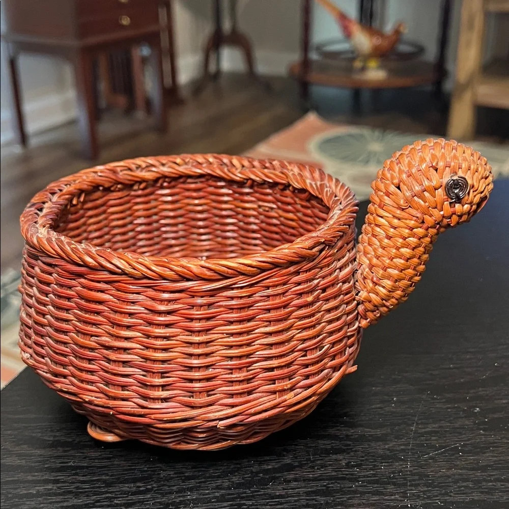 Vintage Boho Handcrafted Woven Turtle Basket Planter Catchall Storage - Picture 4 of 8